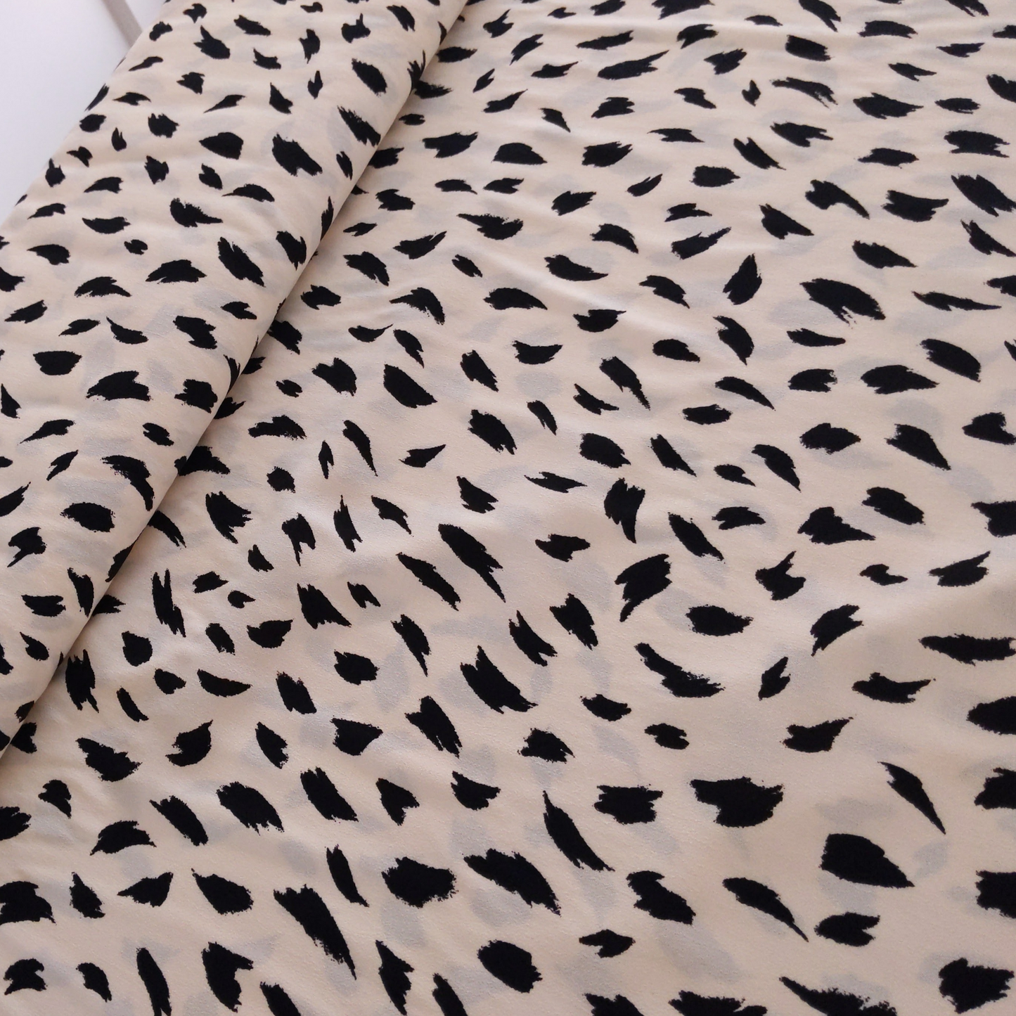 Viscose Black and Cream Abstract Print